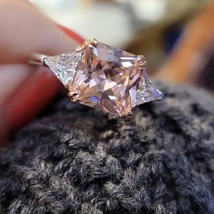 2.05 Carat Princess Cut Pink Sapphire Crystal I Color VVS2 Clarity